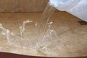 西工漏水维修 免砸砖防水材料该如何施工