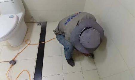 西工卫生间补漏